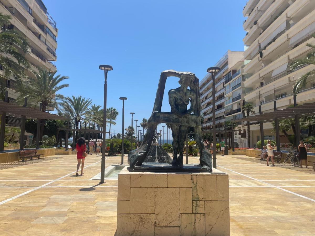 Marbella Centre Beachfront & Pool Extérieur photo