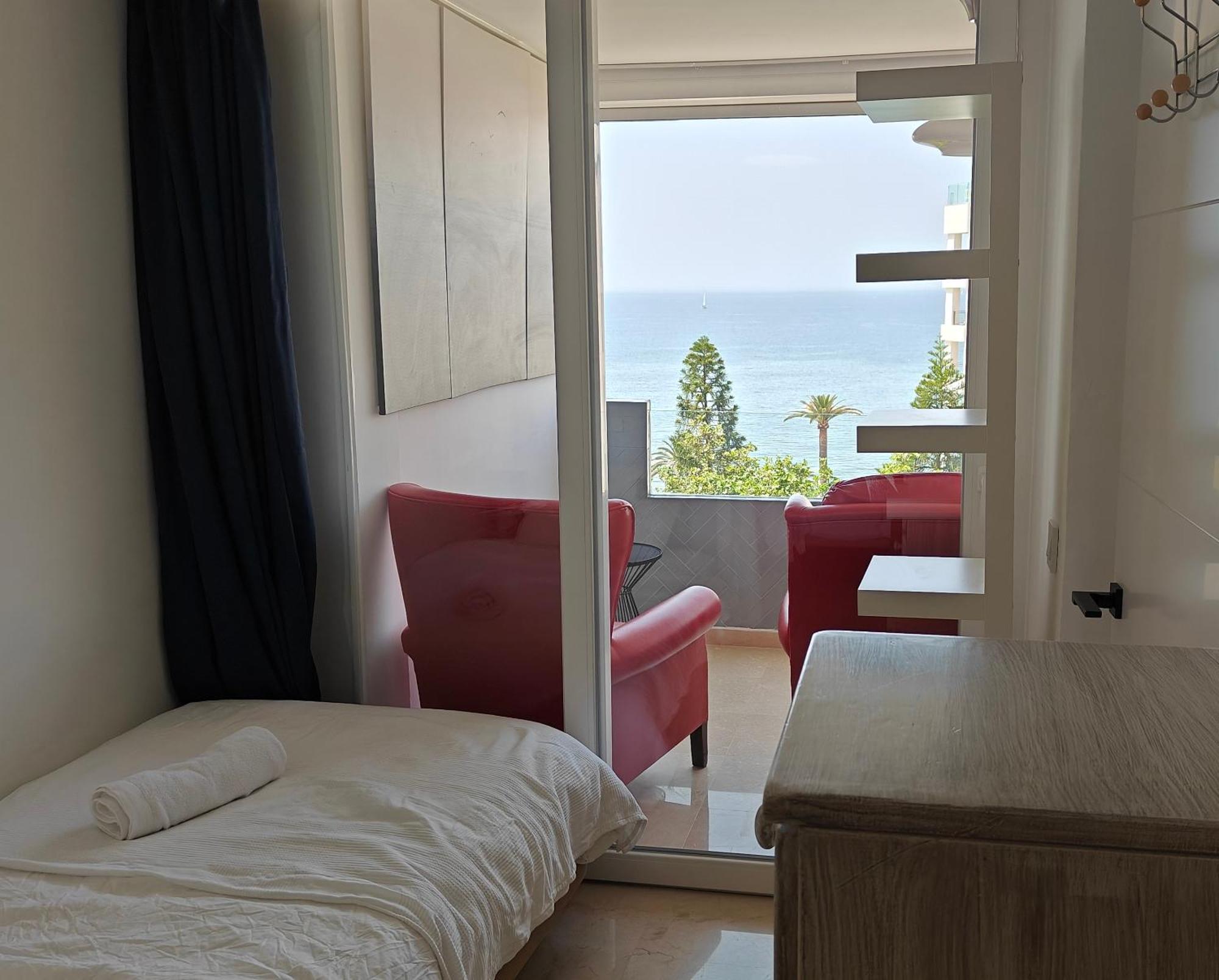 Marbella Centre Beachfront & Pool Extérieur photo